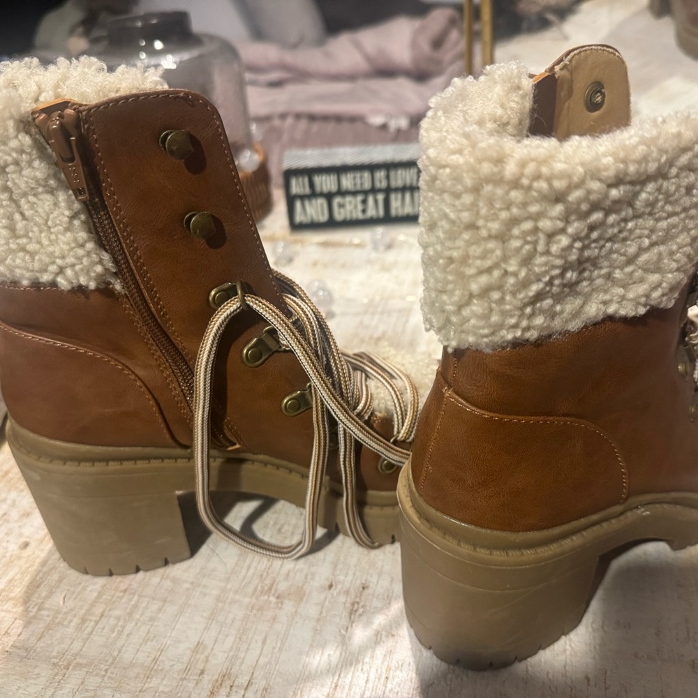 American Eagle Outfitters Tan Lace Up Boots